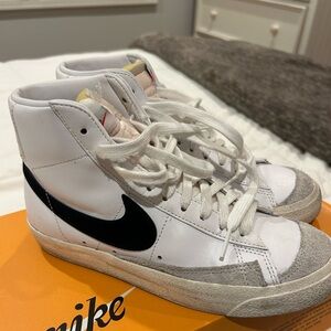 Nike Blazer Mid ‘77